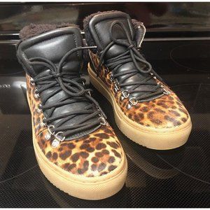 Marc Fisher Daisie bootie sneaker lace up cow fur leopard print women size 8M